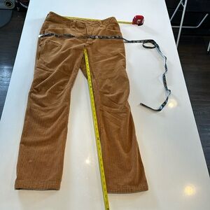Montura Large Men Corduroy pant tan